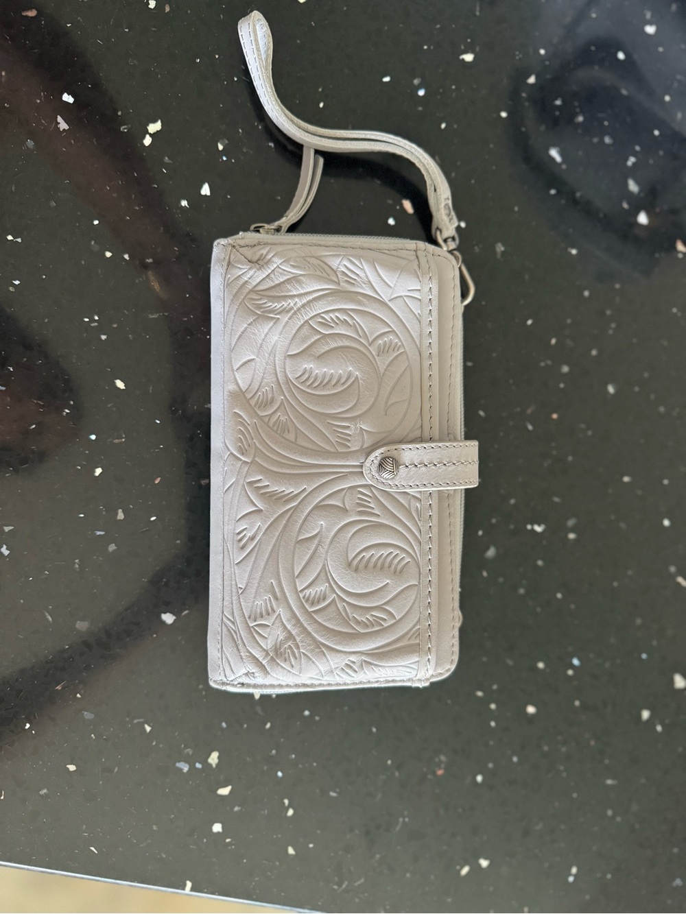 The Sak Iris Large Crossbody Wallet, Light Grey - Picture 2 of 5